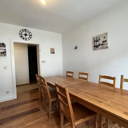Suiteable Living - #10 Max Der Machtige