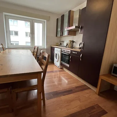 Suiteable Living - #10 Max Der Machtige Essen