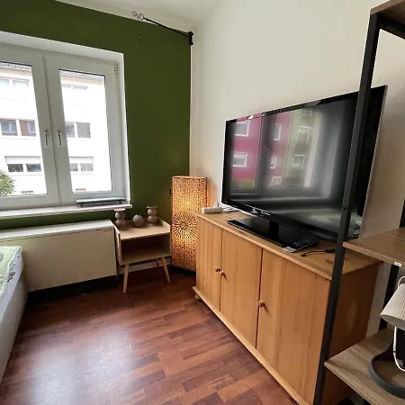 Suiteable Living - #10 Max Der Machtige Essen